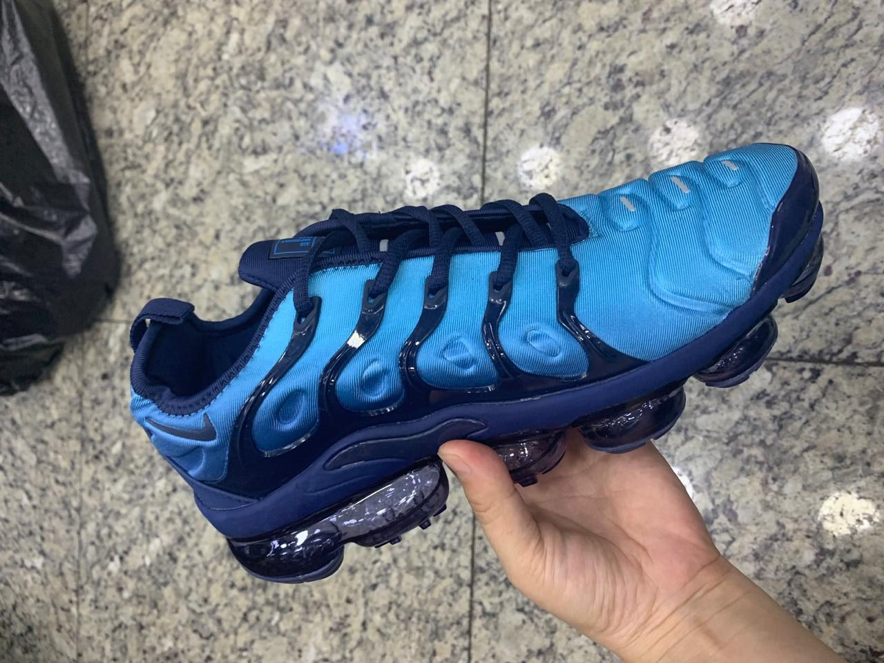 TÊNIS NIKE VAPORMAX PLUS AZUL