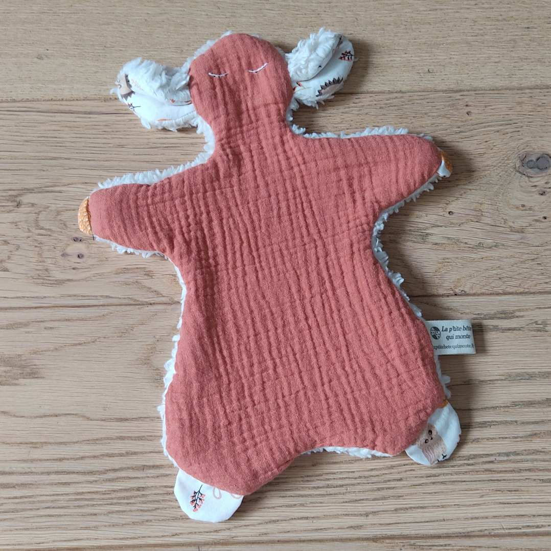 Doudou mouton en coton bio fabriqué en savoie