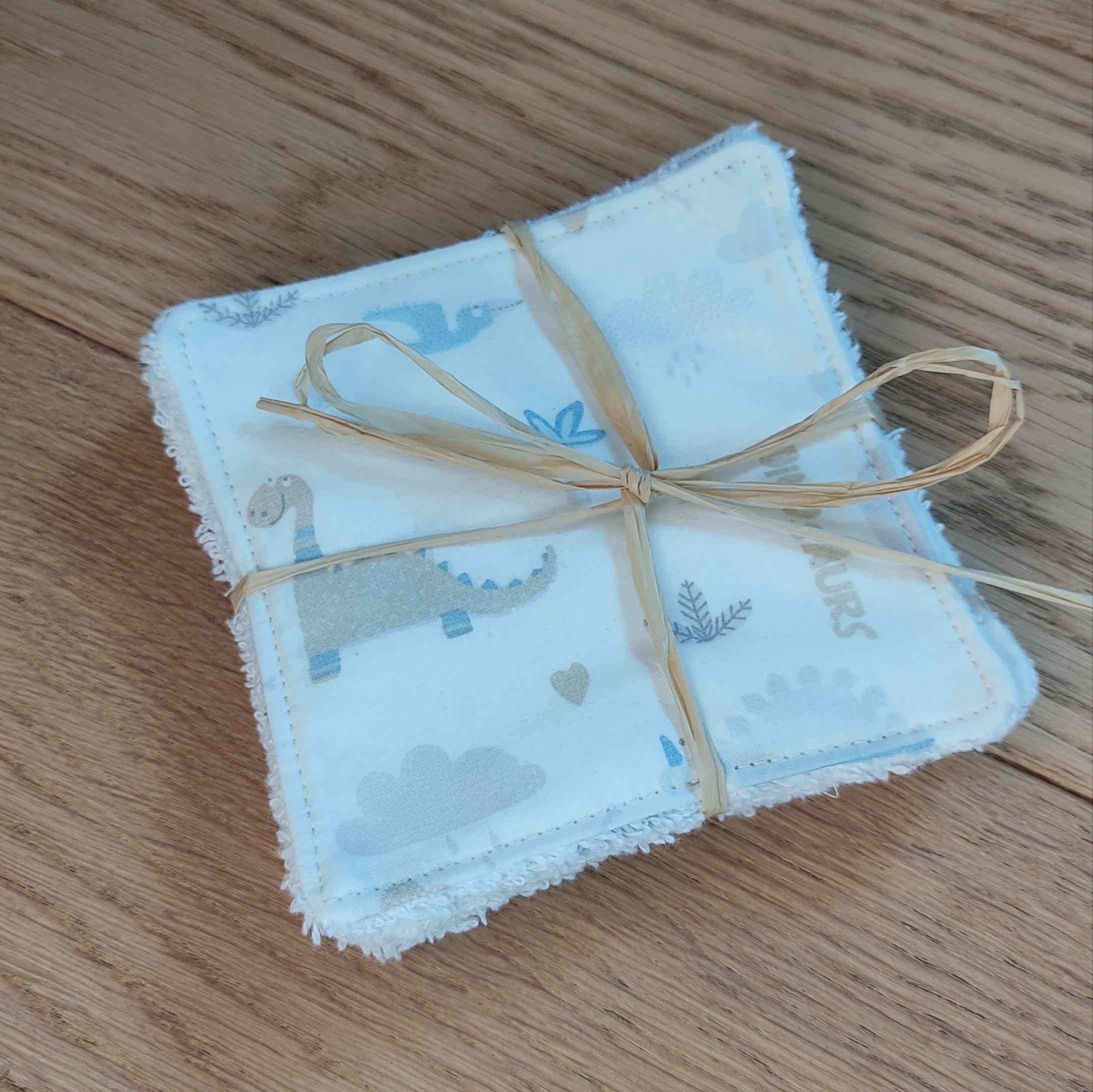 lingettes lavables bébé bio avec motifs dinosaures, lingettes lavables bébé garçon, lingettes lavables chambéry