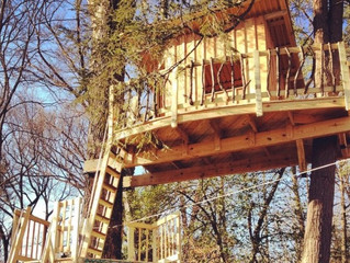 Popular Woodworking Magazine: On Building Treehouses