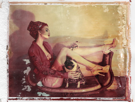 Belleza iridiscente: moda e identidad