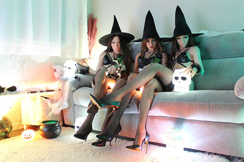 Lilica, Yurica & Joanna 4WOODS