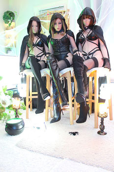 Lilica, Yurica & Joanna 4WOODS