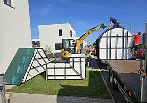 Einfache Montage vom Bunker dank geringem Gewicht kann der Schnellbunker mit einem Bagger eingehoben werden