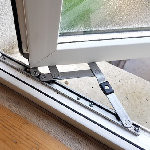 Window-Hinges-After.jpg