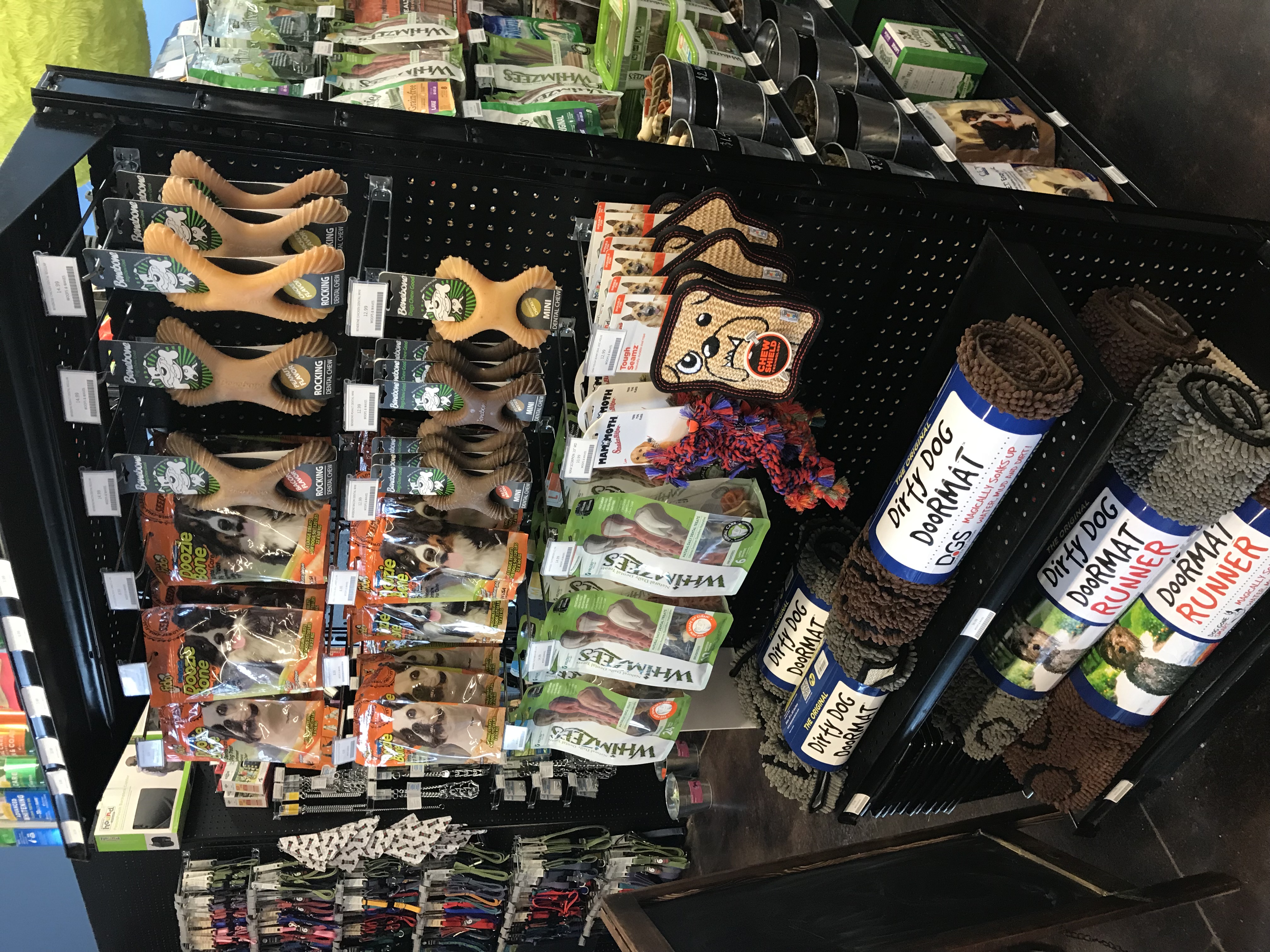 Pet Store Sioux Falls Woofs and Waves United States