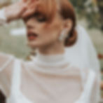 výrazné svatební náušnice ve tvaru květu s perlami