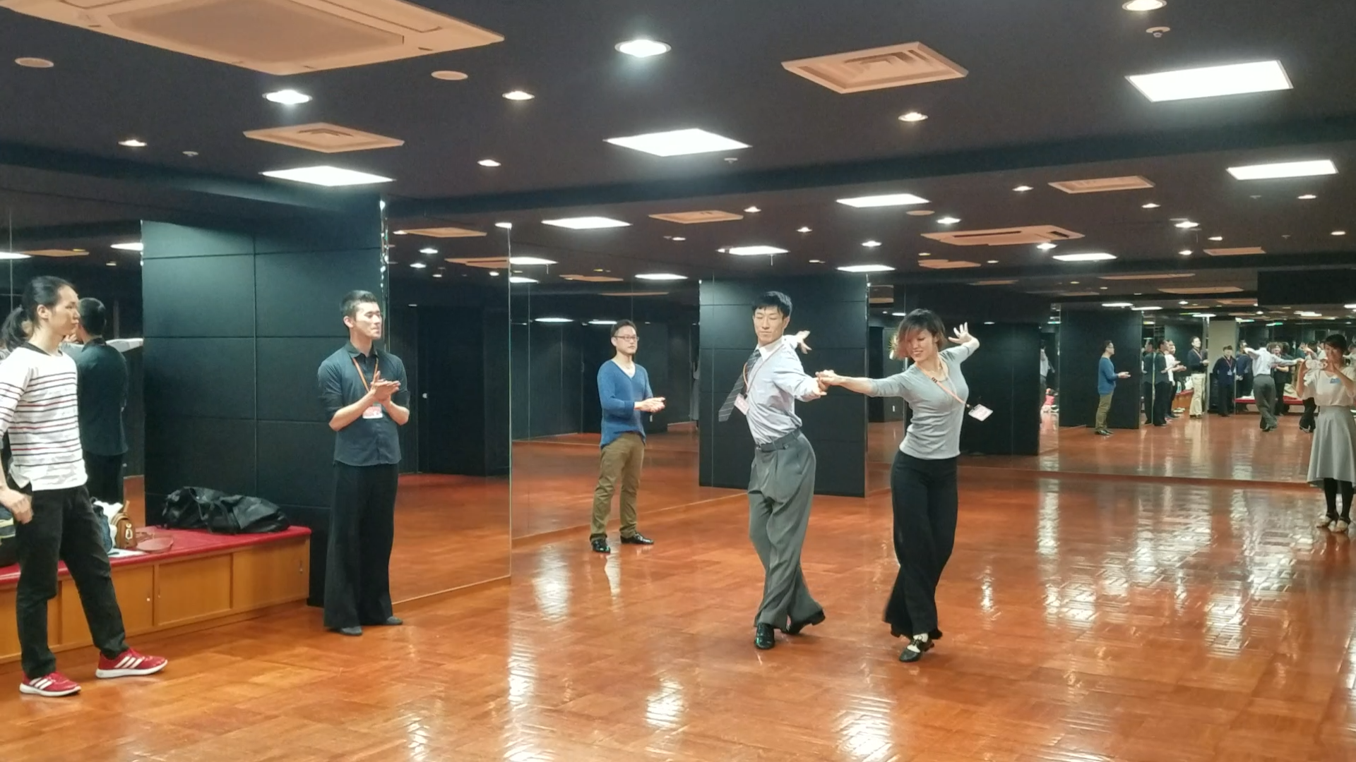 大阪　社交ダンス　エニー