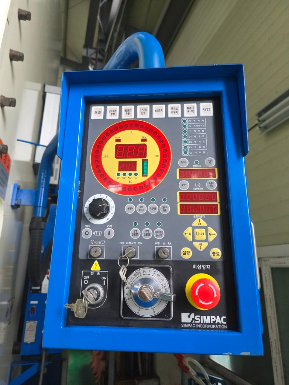 섬네일: Pre-owned SIMPAC 300 Ton C-Frame Press (ECS-300) with Die Cushion