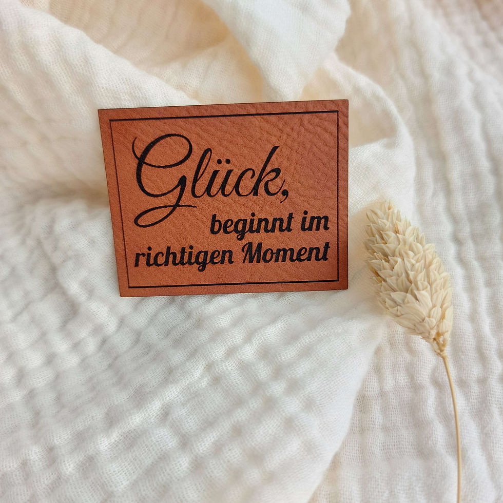 Label - Glück beginnt im richtigen Moment