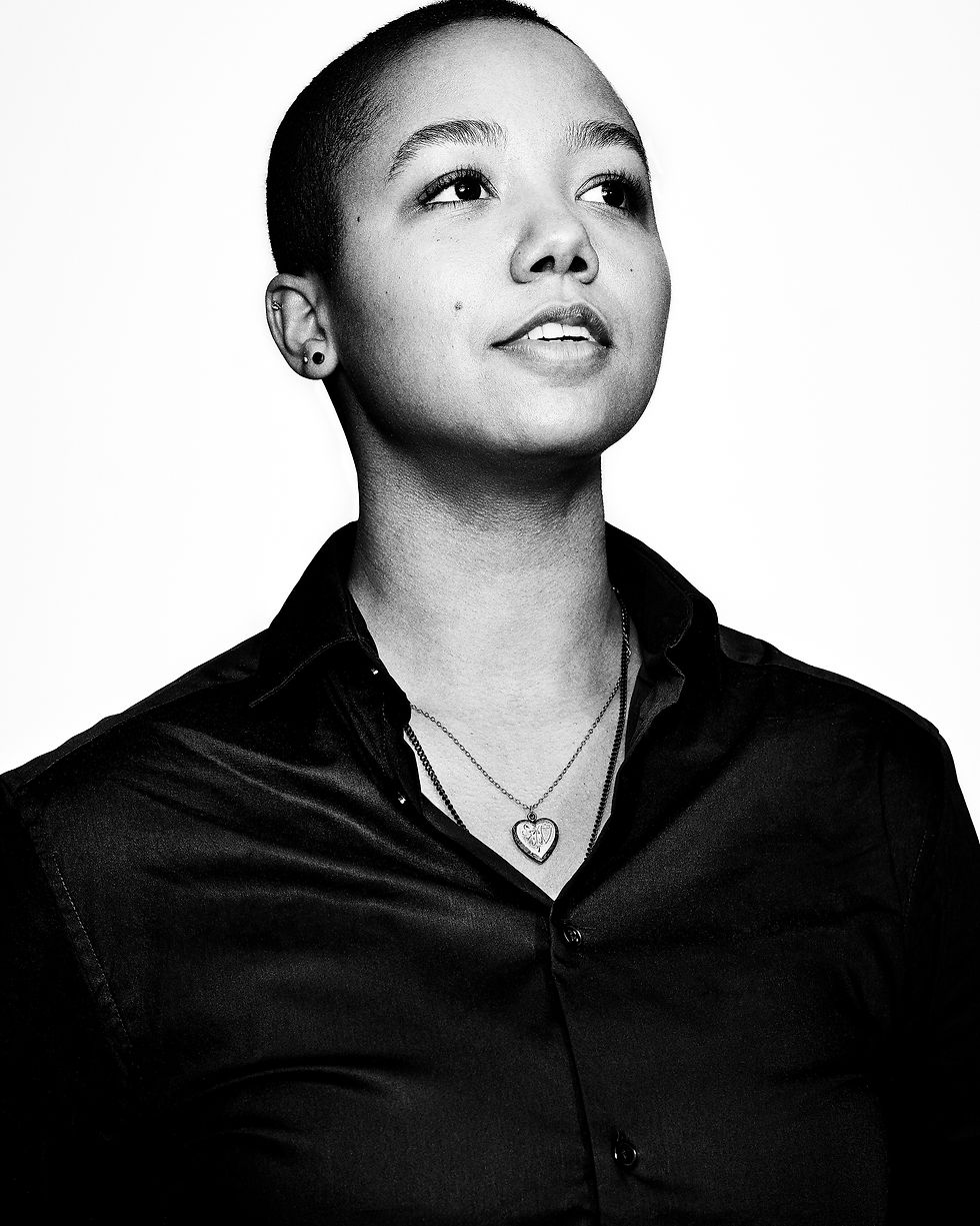 Robin Ayers headshot