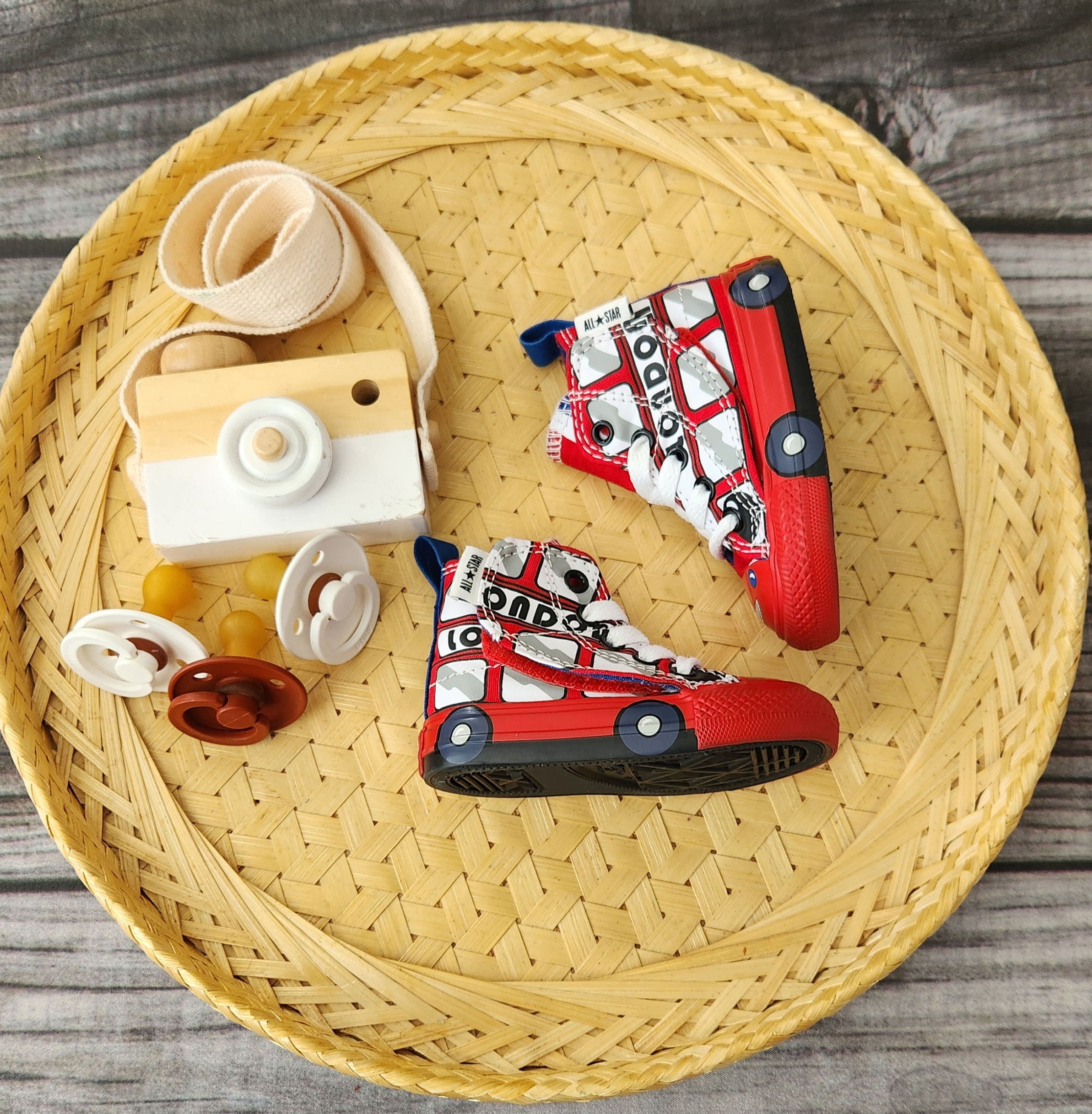 London Bus Converse Chuck Taylor Sz 3 (Infant)