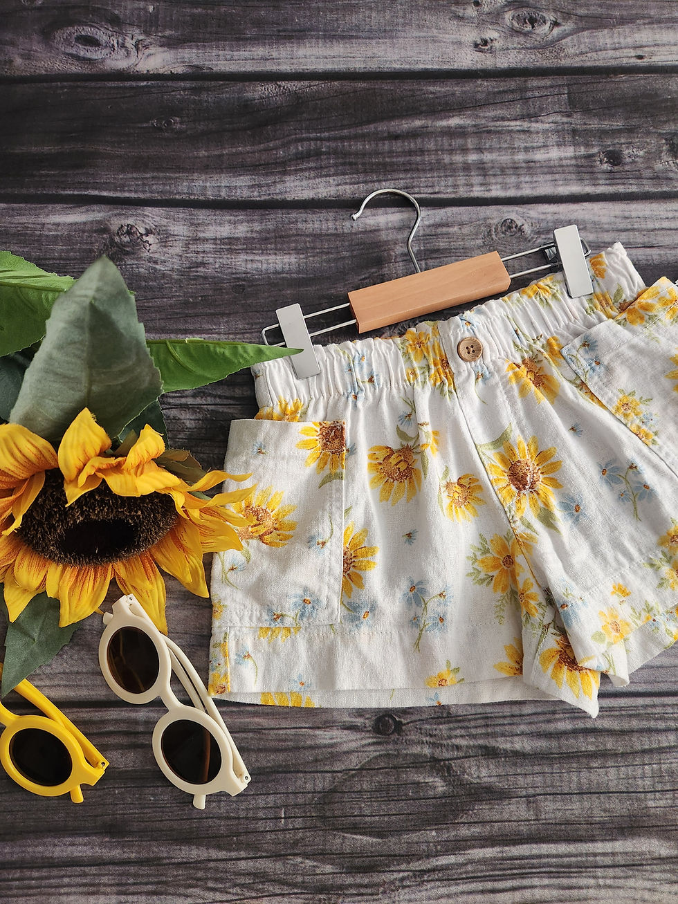Thumbnail: Old Navy Linen Blend Sunflower Shorts New Sz XS (5)