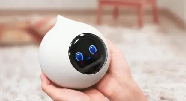 "AI Robot Girlfriend 'Melody' Debuts at CES 2025"