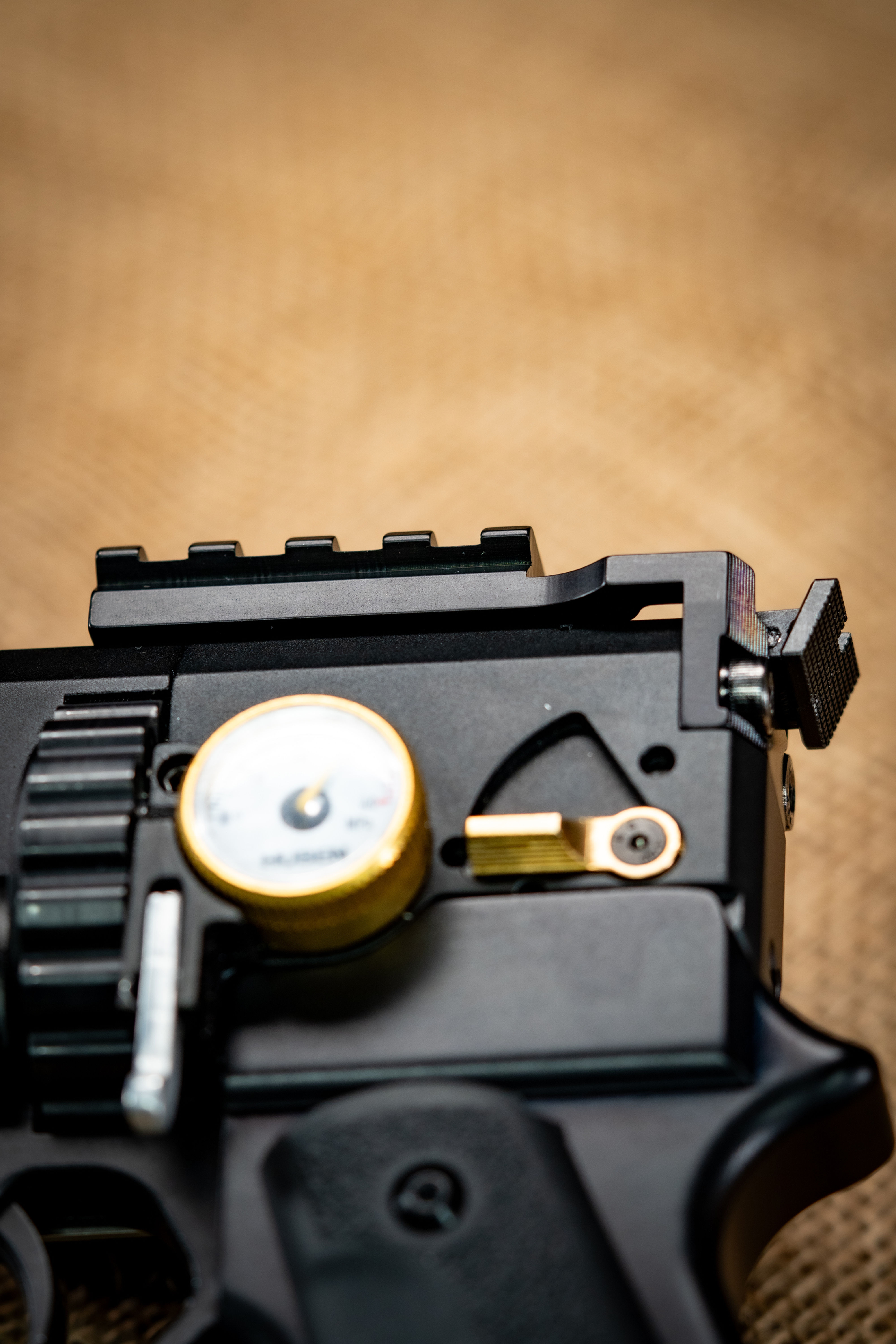 huben gk1 picatinny top rail