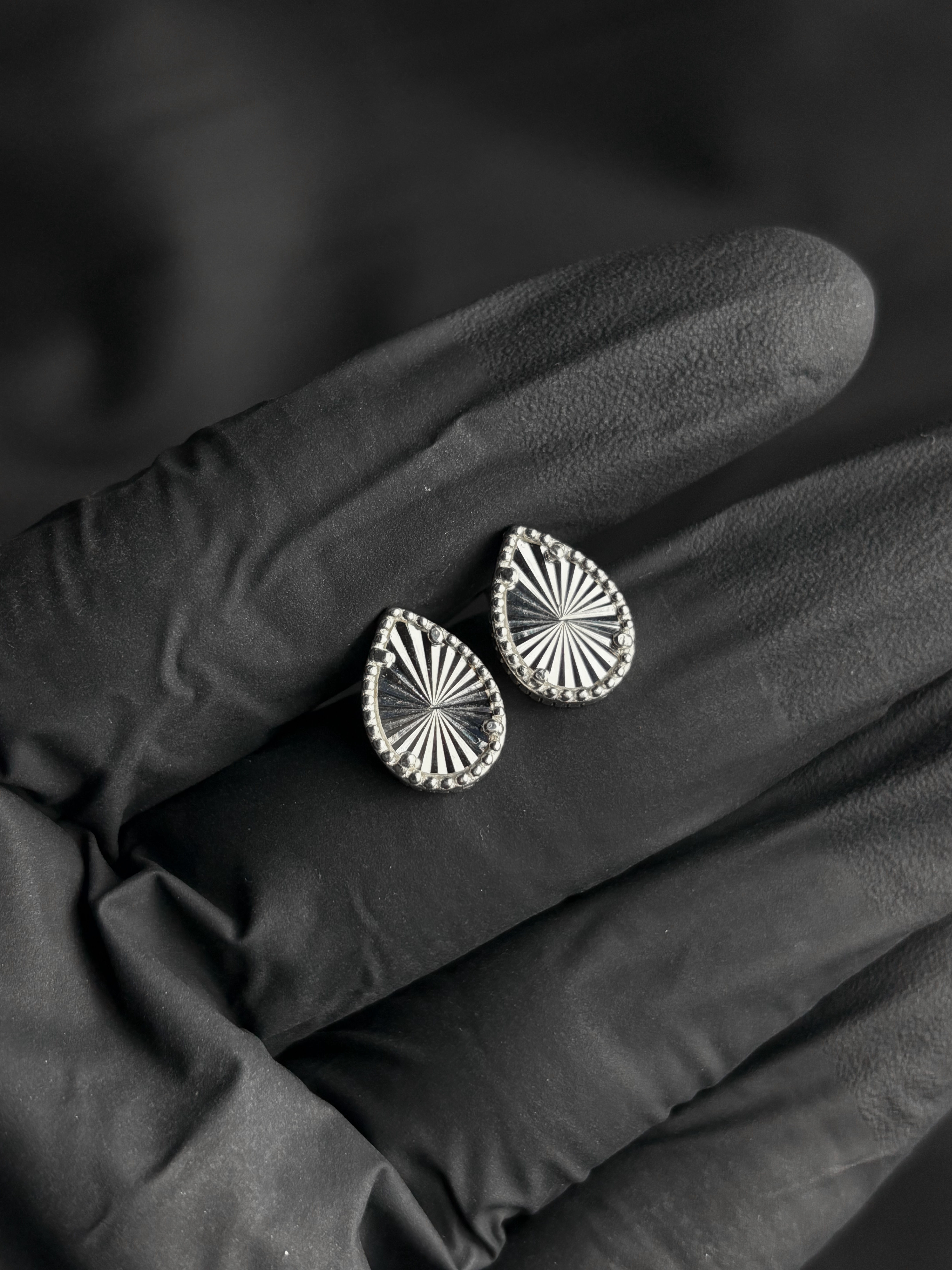 TOPOS HOJA DIAMANTADO / LARGO 1.4CM / PLATA