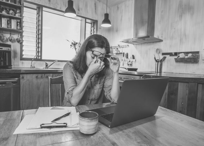 Es-tu gêné de ton décor durant tes réunions virtuelles ?