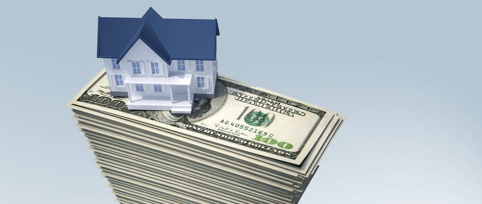 Investment in Real Estate or Dollars; which one is better?