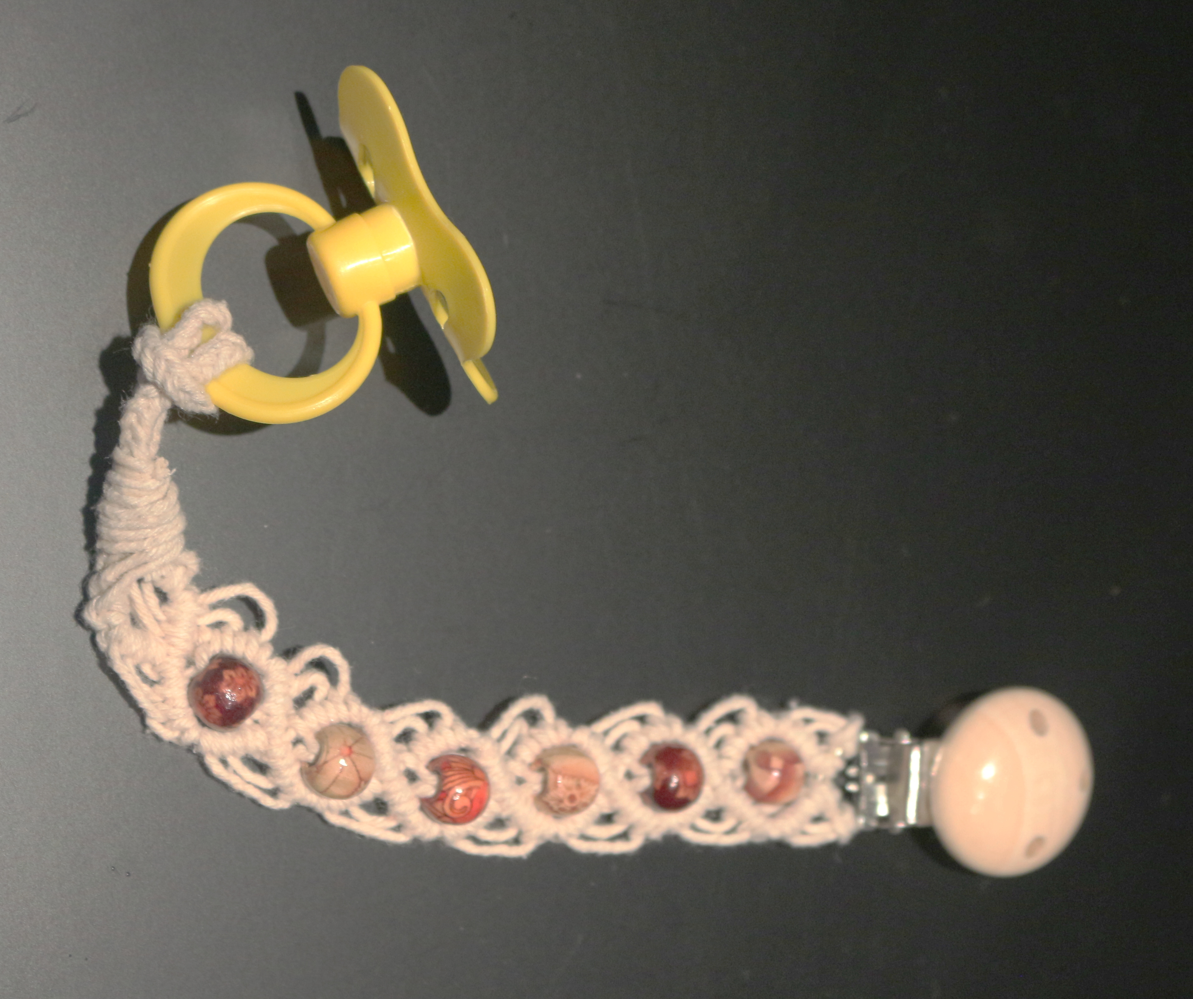 Attache tetine macramé