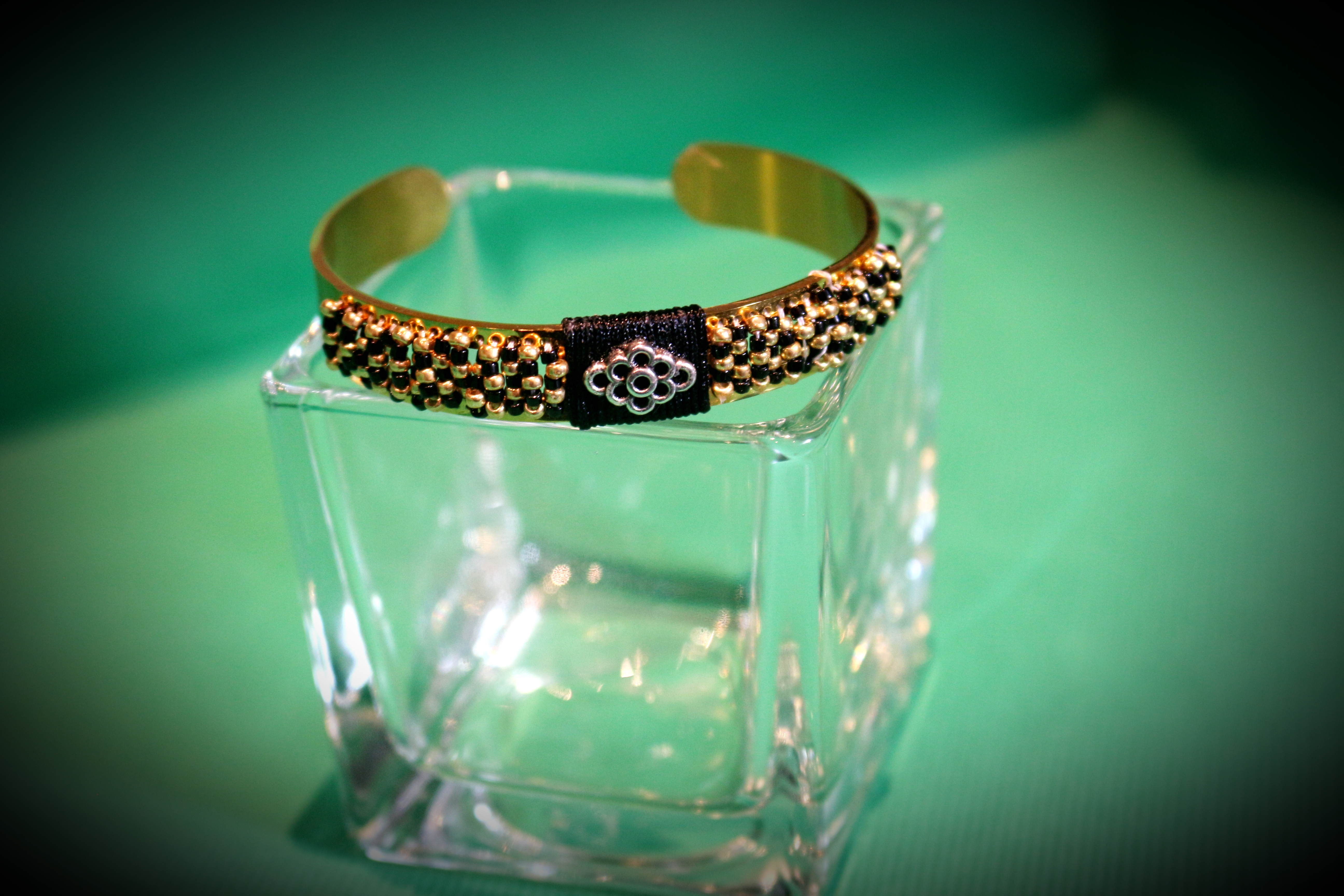 Bracelet jonc tissé