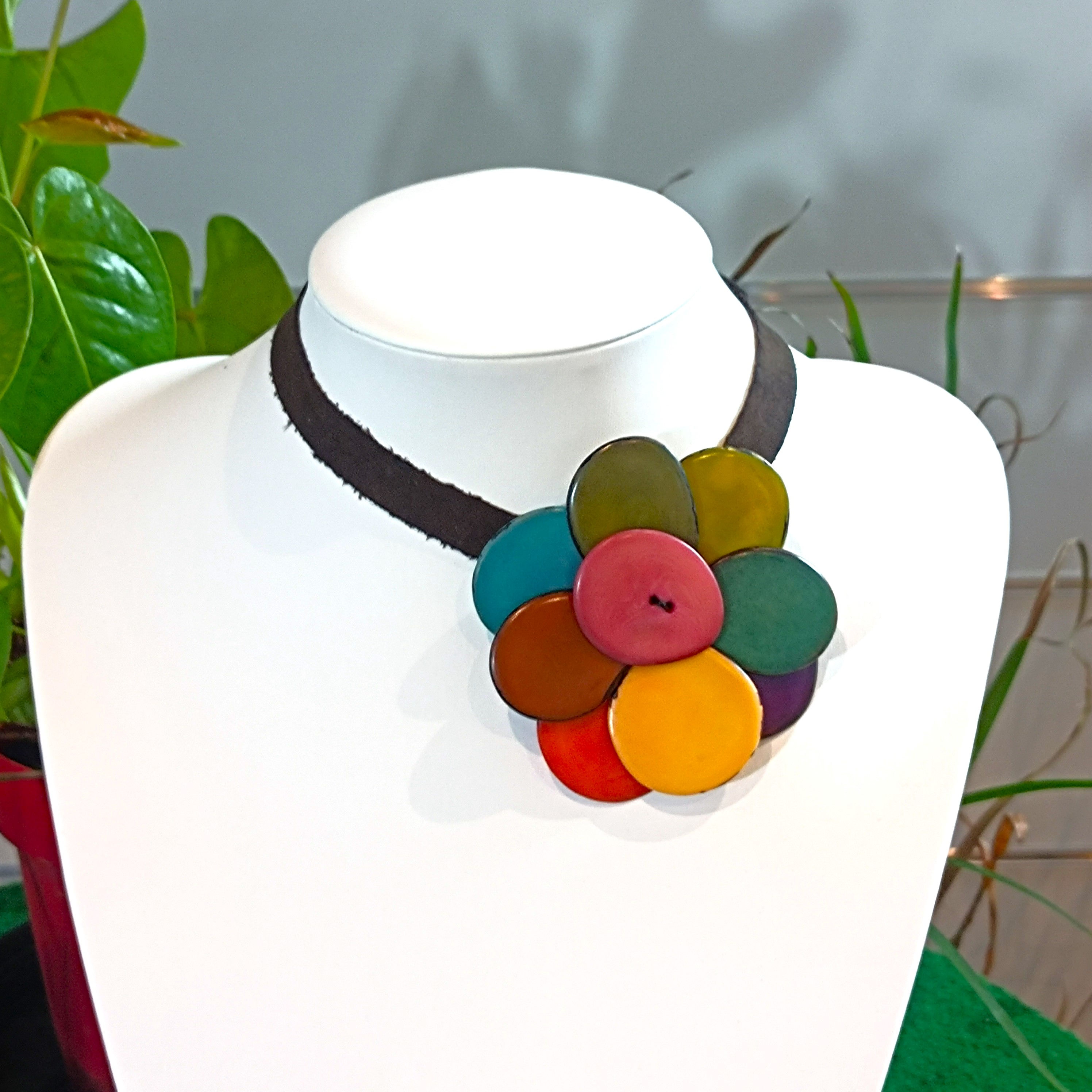 Tour de cou Mathilda fleur multicolore en ivoire végétal