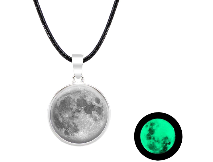 Collier lune phosphorescent