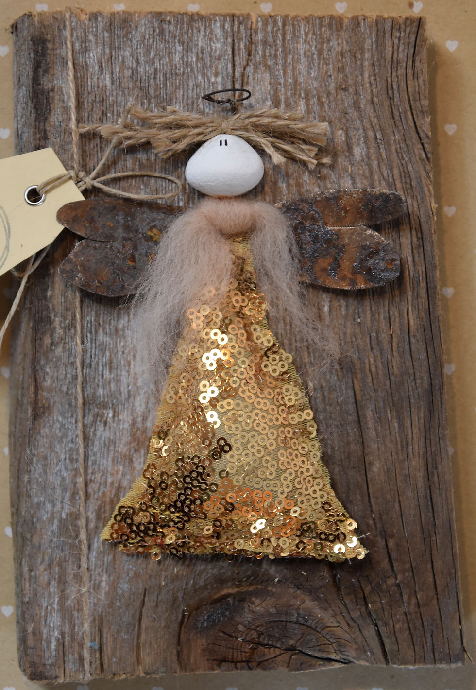 Enge Diva auf Holz gold