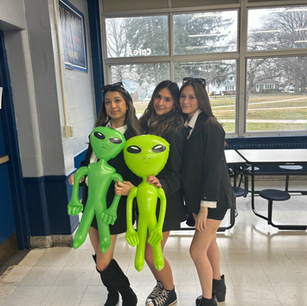 NHP Seniors Go Crazy for Costume Day