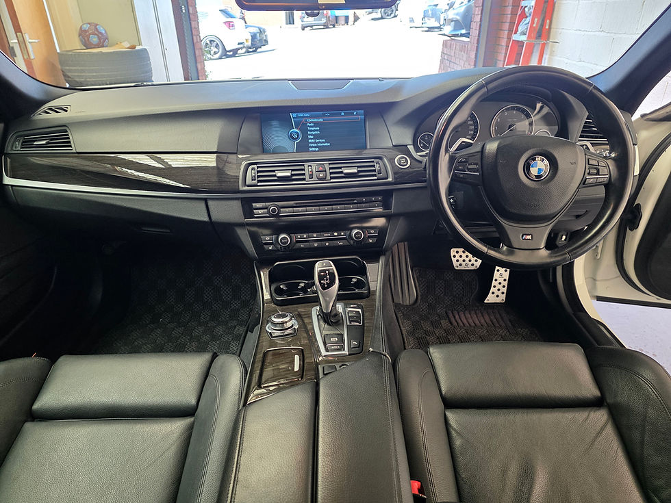 Thumbnail: BMW 523i 2011 Saloon M Sport Fresh Import JDM