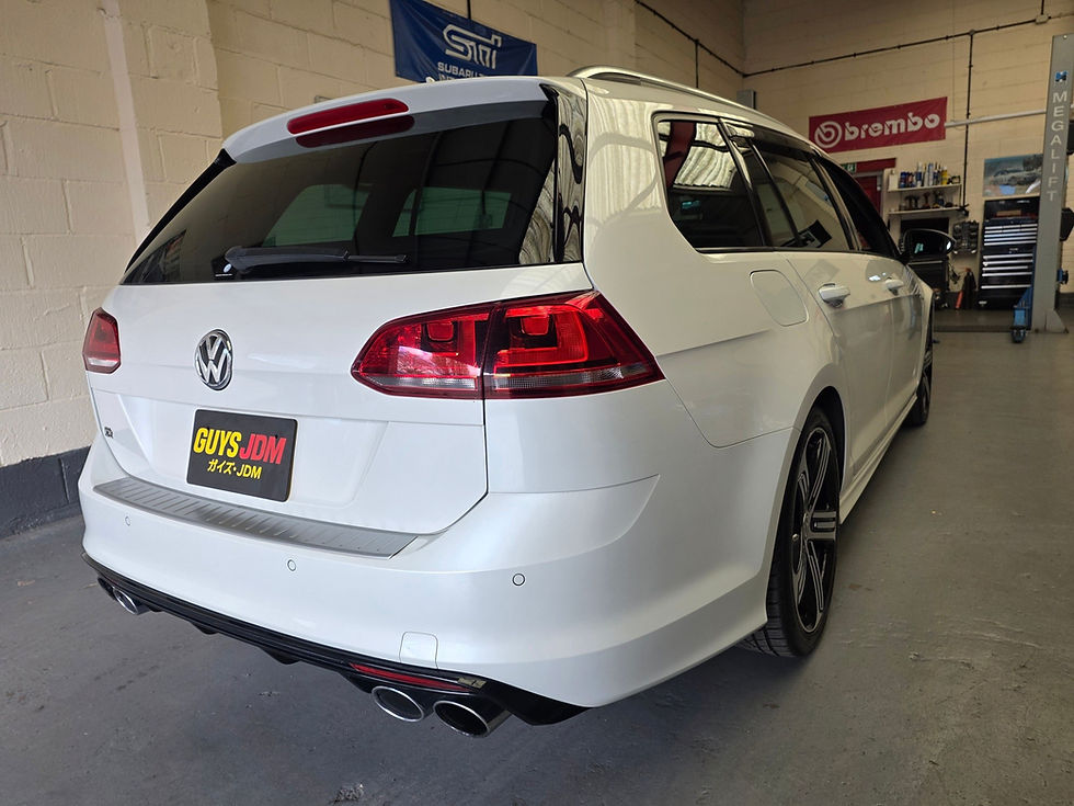 Thumbnail: VW Golf R DSG Estate