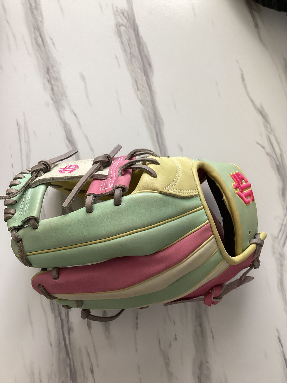 縮圖：ZUO enter infielder