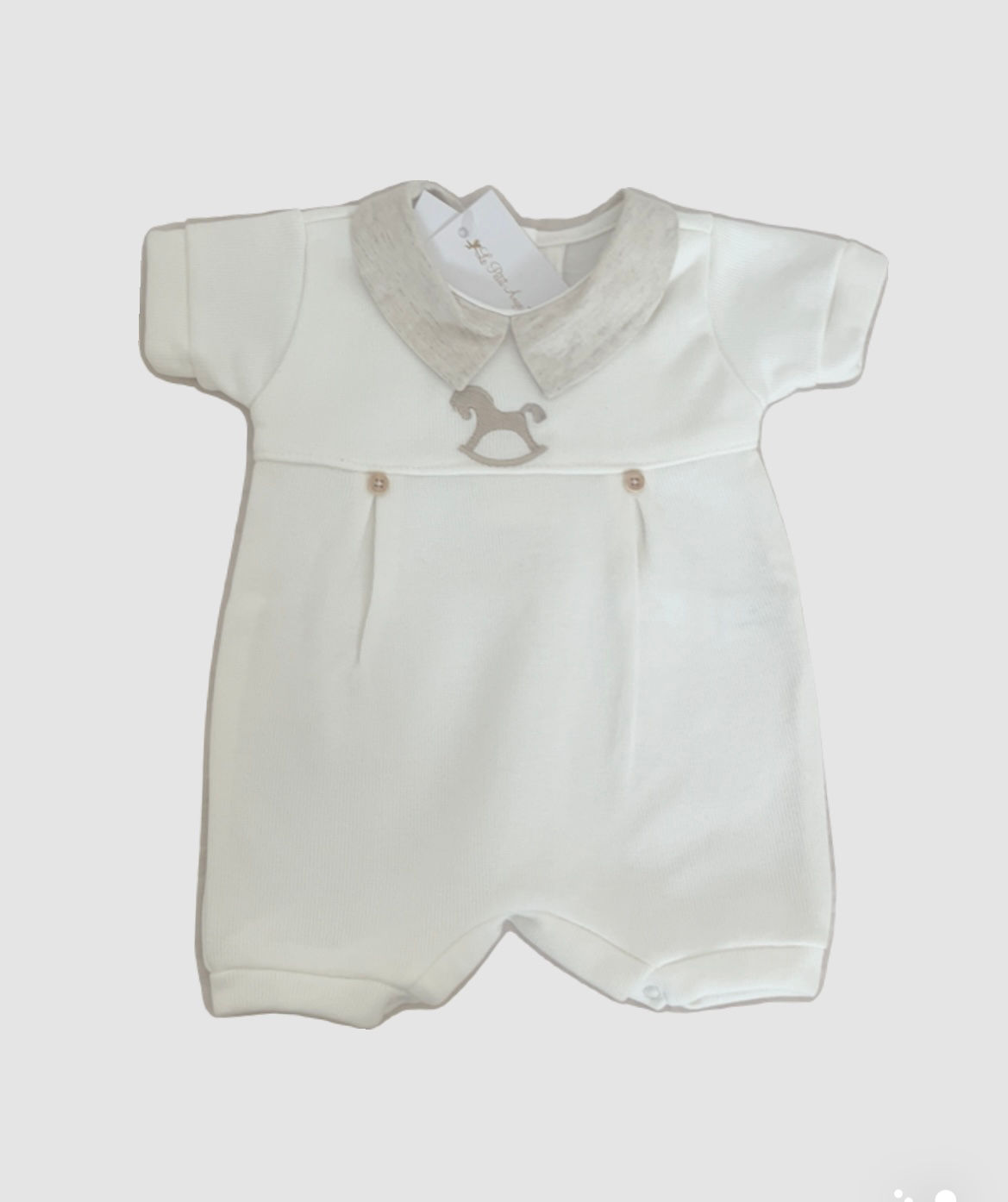 Macacão curto off white cavalo com gola bege chambret