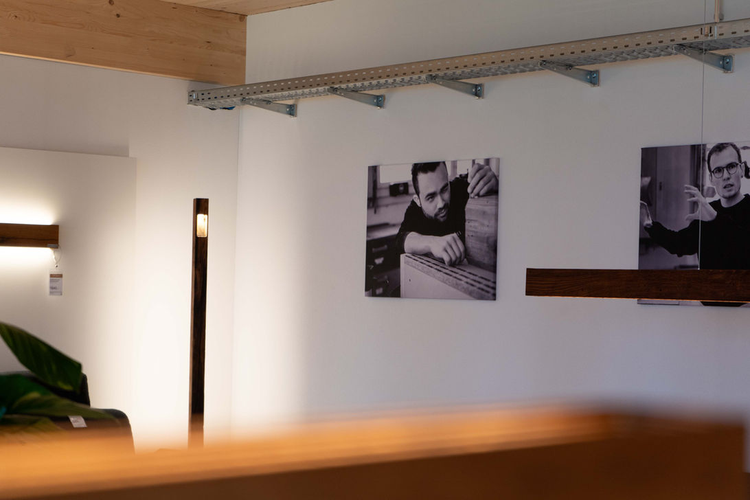 Lampen & Tisch Ausstellung in der Schreinerei in Kehrsatz