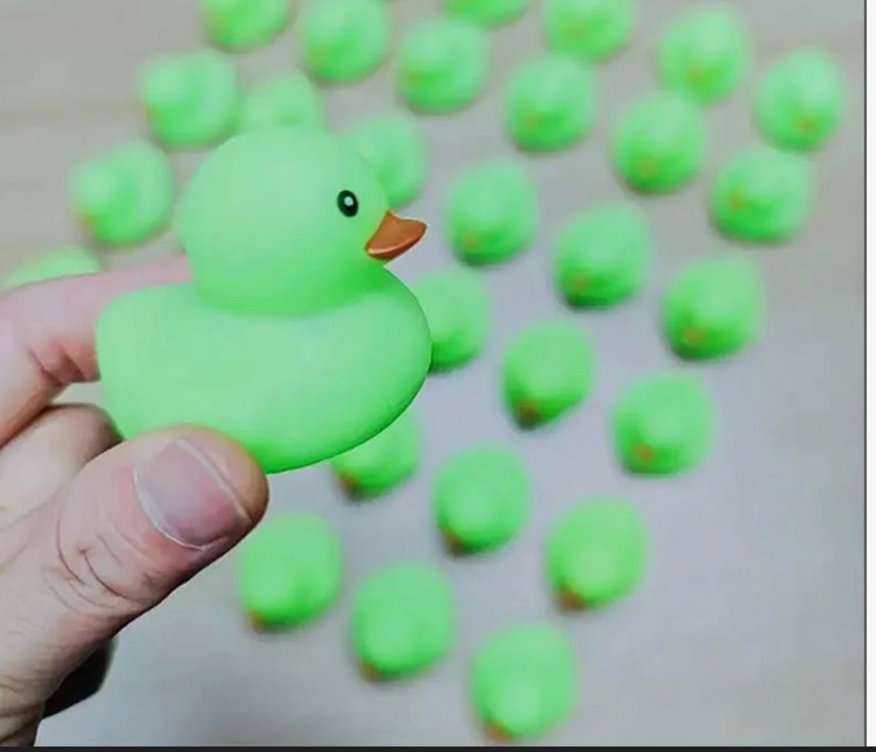 6 pack - Green rubber ducks