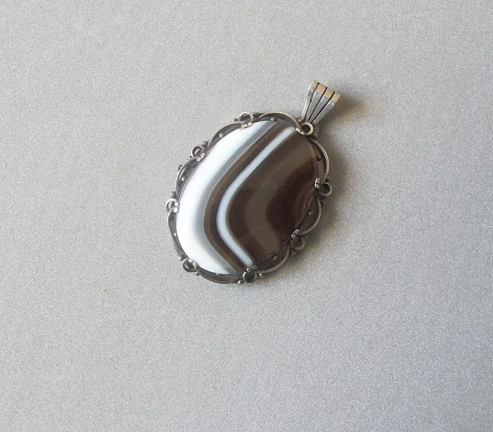 Großer Anhänger Streifenachat 800 Silber Meisterpunze HL art deco Handarbeit