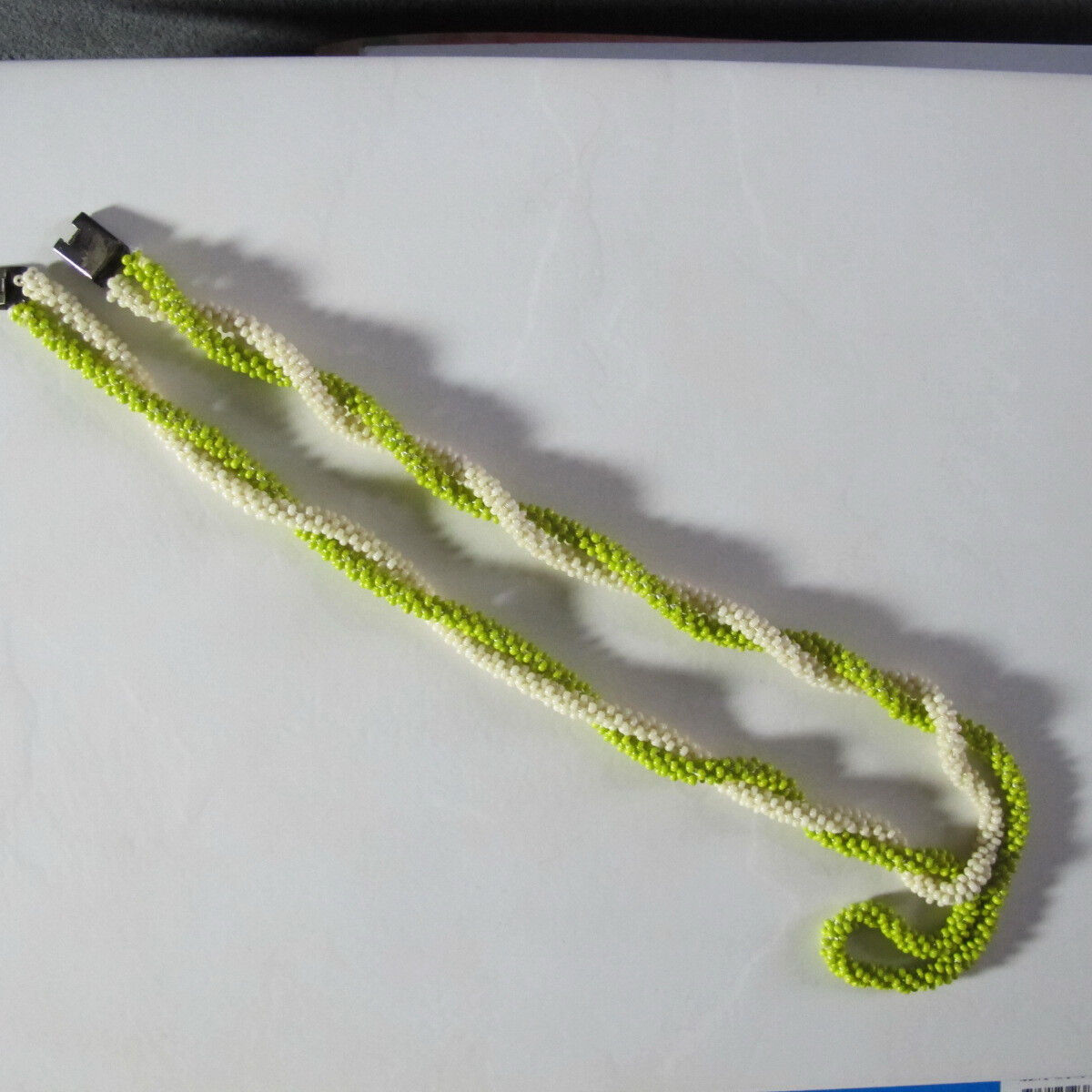 2 farbige Perlenkette Perlstickerei in der Art der Wiener Werkstätte um 1925