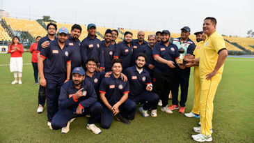 At 𝐇𝐞𝐫𝐨𝐞𝐬 𝐢𝐧 𝐮𝐧𝐢𝐟𝐨𝐫𝐦... 𝐚 𝐟𝐫𝐢𝐞𝐧𝐝𝐥𝐲 𝐓𝟐𝟎 𝐌𝐚𝐭𝐜𝐡 marking 𝐭𝐡𝐞 𝟒𝐭𝐡 𝐚𝐧𝐧𝐢𝐯𝐞𝐫𝐬𝐚𝐫𝐲 𝐨𝐟 𝐌𝐚𝐫𝐚𝐝𝐨𝐧𝐚’𝐬 𝐯𝐢𝐬𝐢𝐭 𝐭𝐨 Aditya School Of Sports, Barasat.
The match was played between Aditya Group XI and DIG XI  to commemorate the heroic efforts by the West Bengal police in fighting the pandemic.