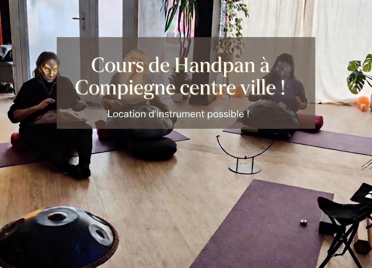 Personnes jouant du handpan dans le studio SoundYoga
