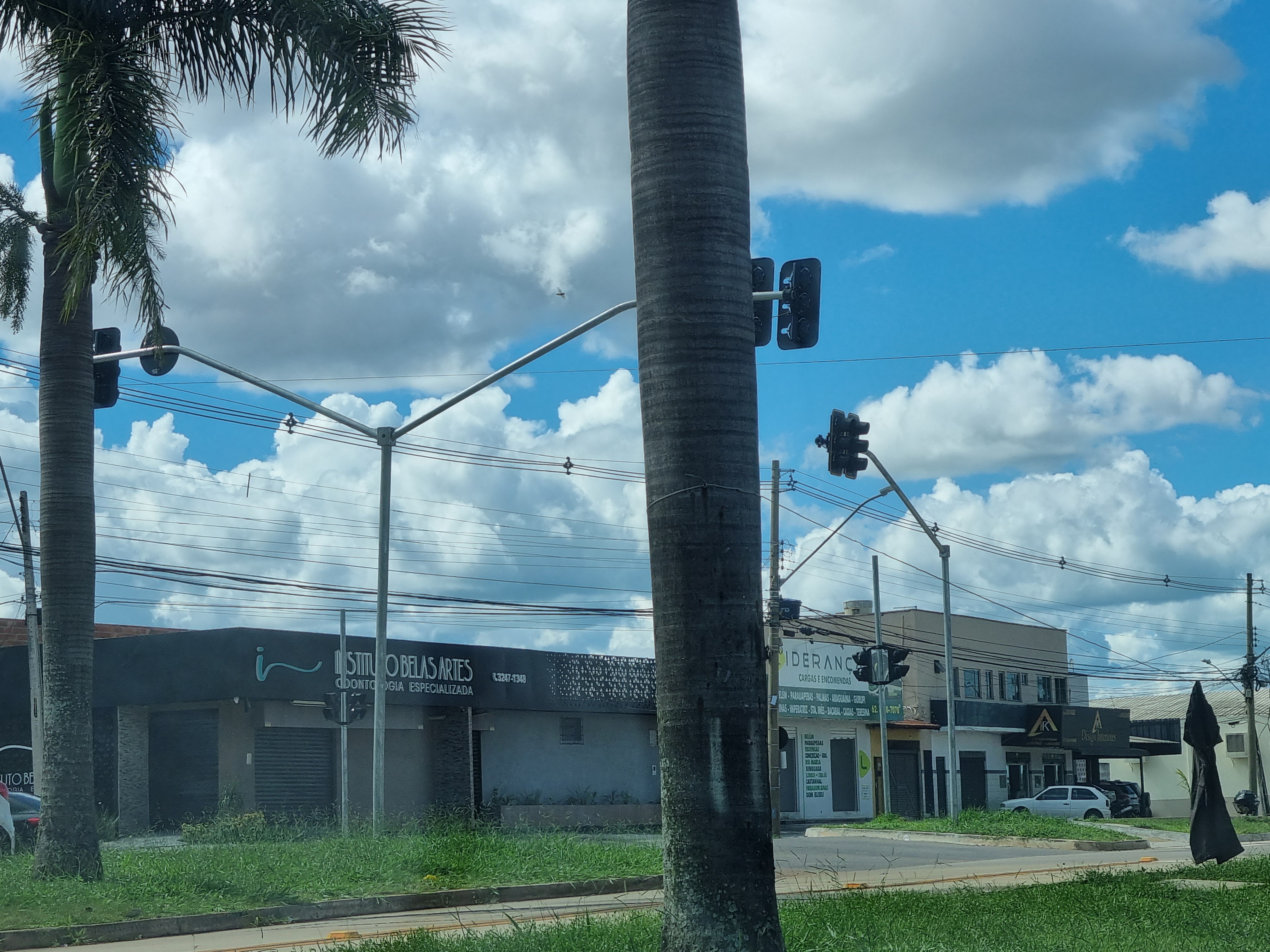 Avenida Goiás Norte in Goiânia, December 2022
