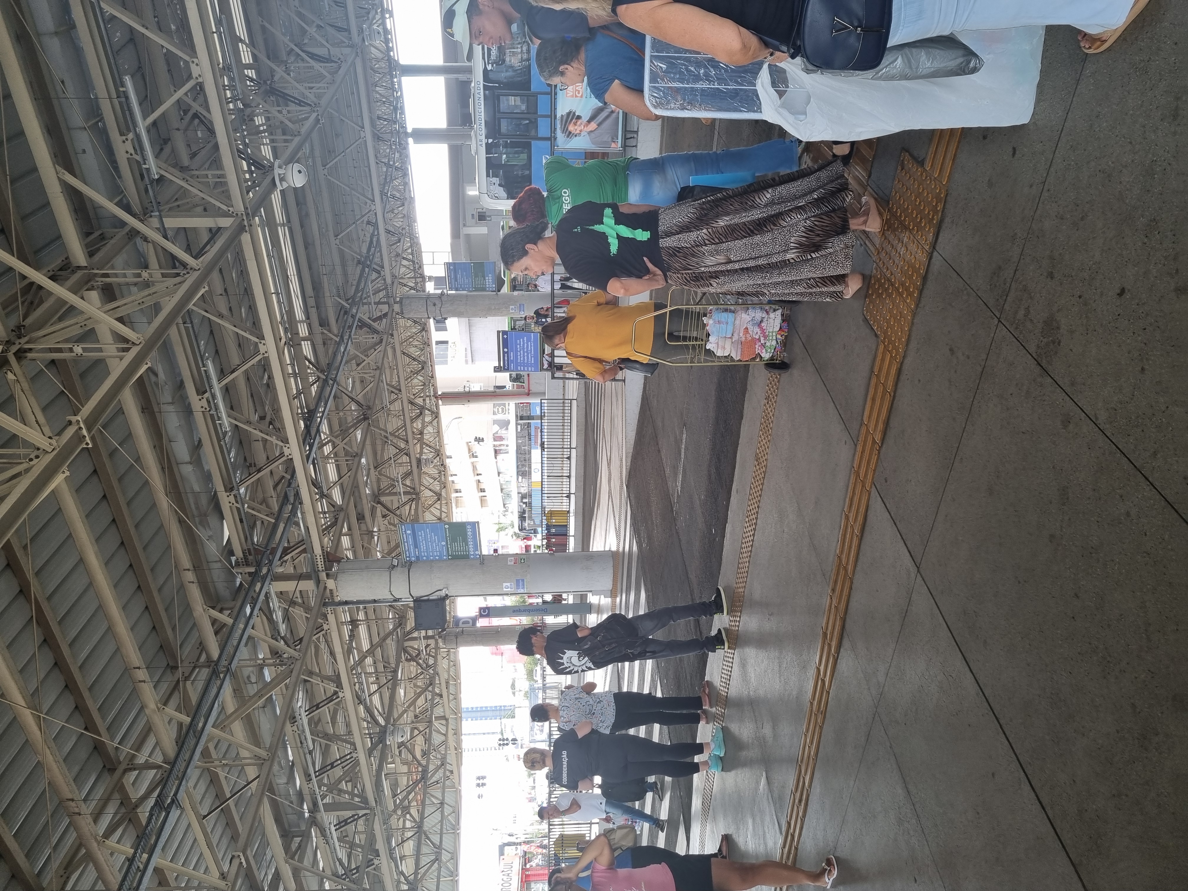 Interior view of Terminal Isidória in Pedro Ludovico, Goiânia, on November 18, 2025