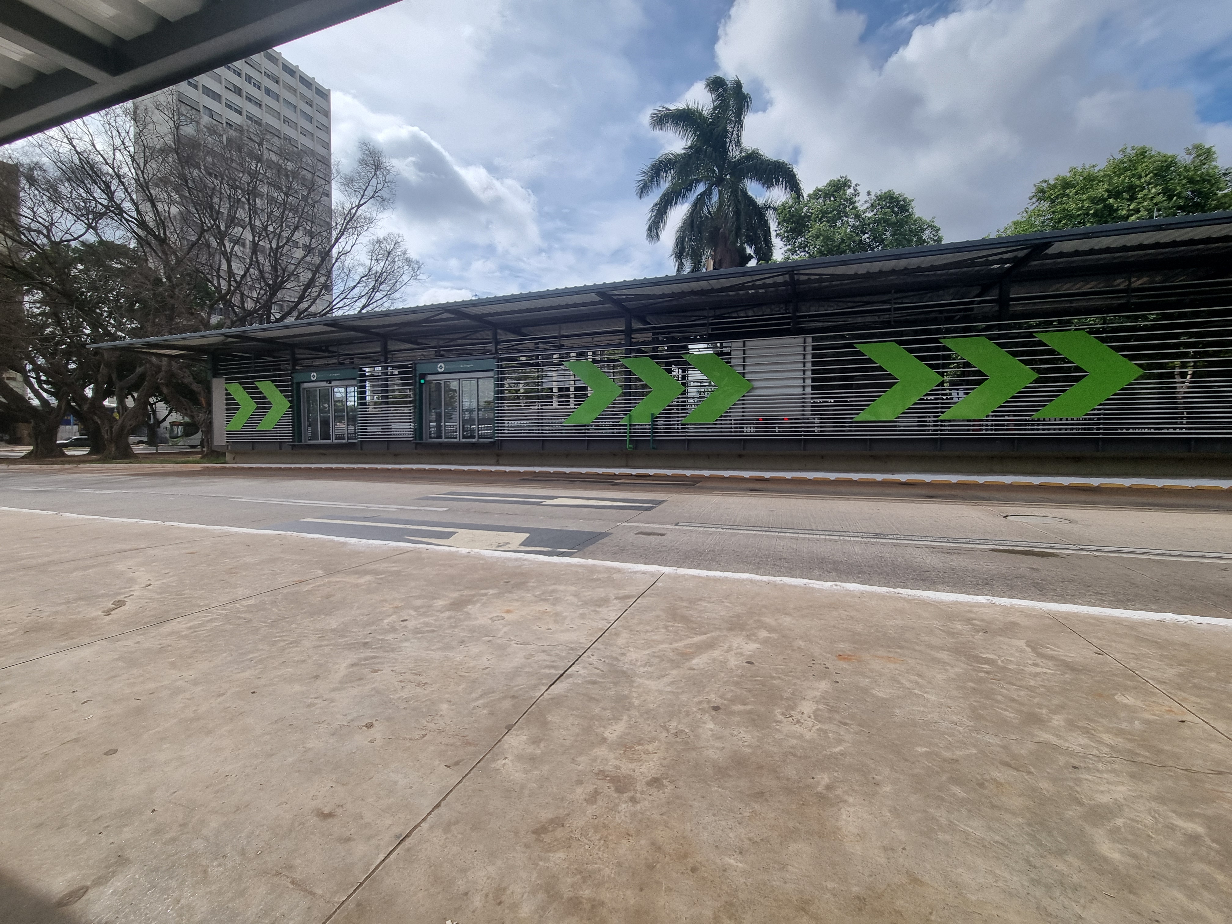 Cívica / Avenida Araguaia station in central Goiânia, November 4, 2025
