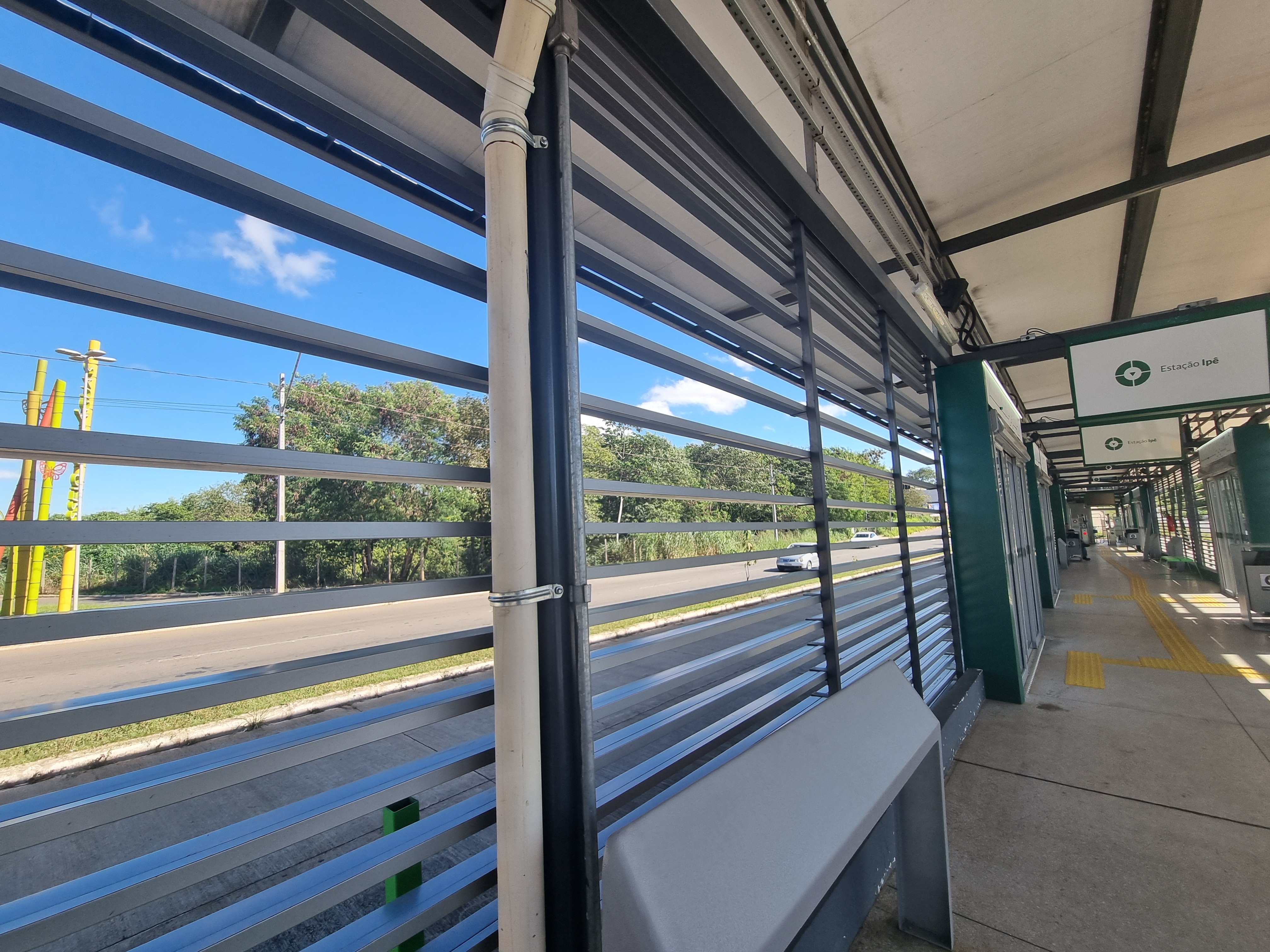 Estação Ipê ao lado do Passeio das Águas Shopping, Jardim Ipê, Goiânia, em maio de 2025