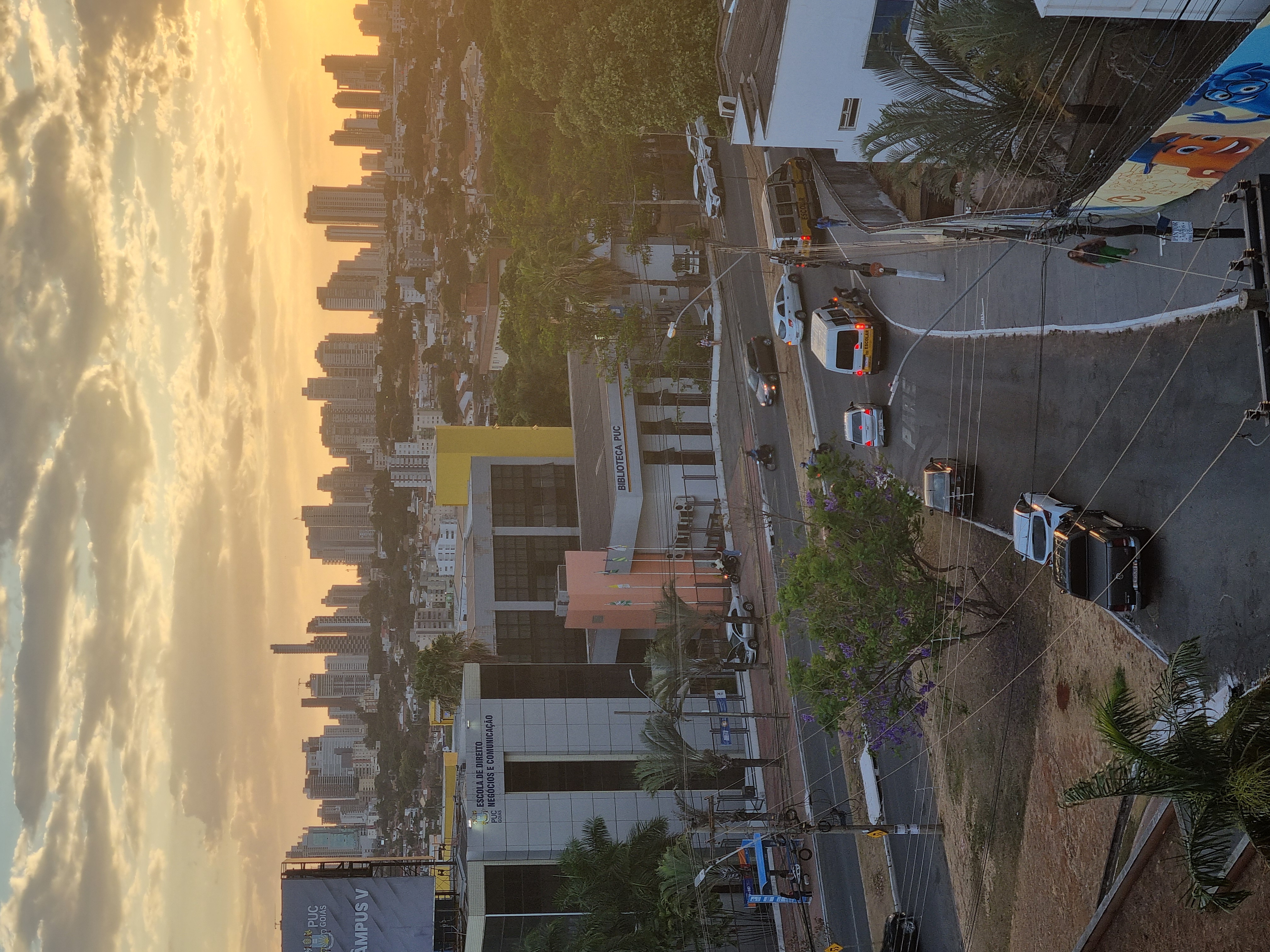 Pôr do sol na Rua 37, Jardim Goiás, Goiânia, 27 de agosto de 2025