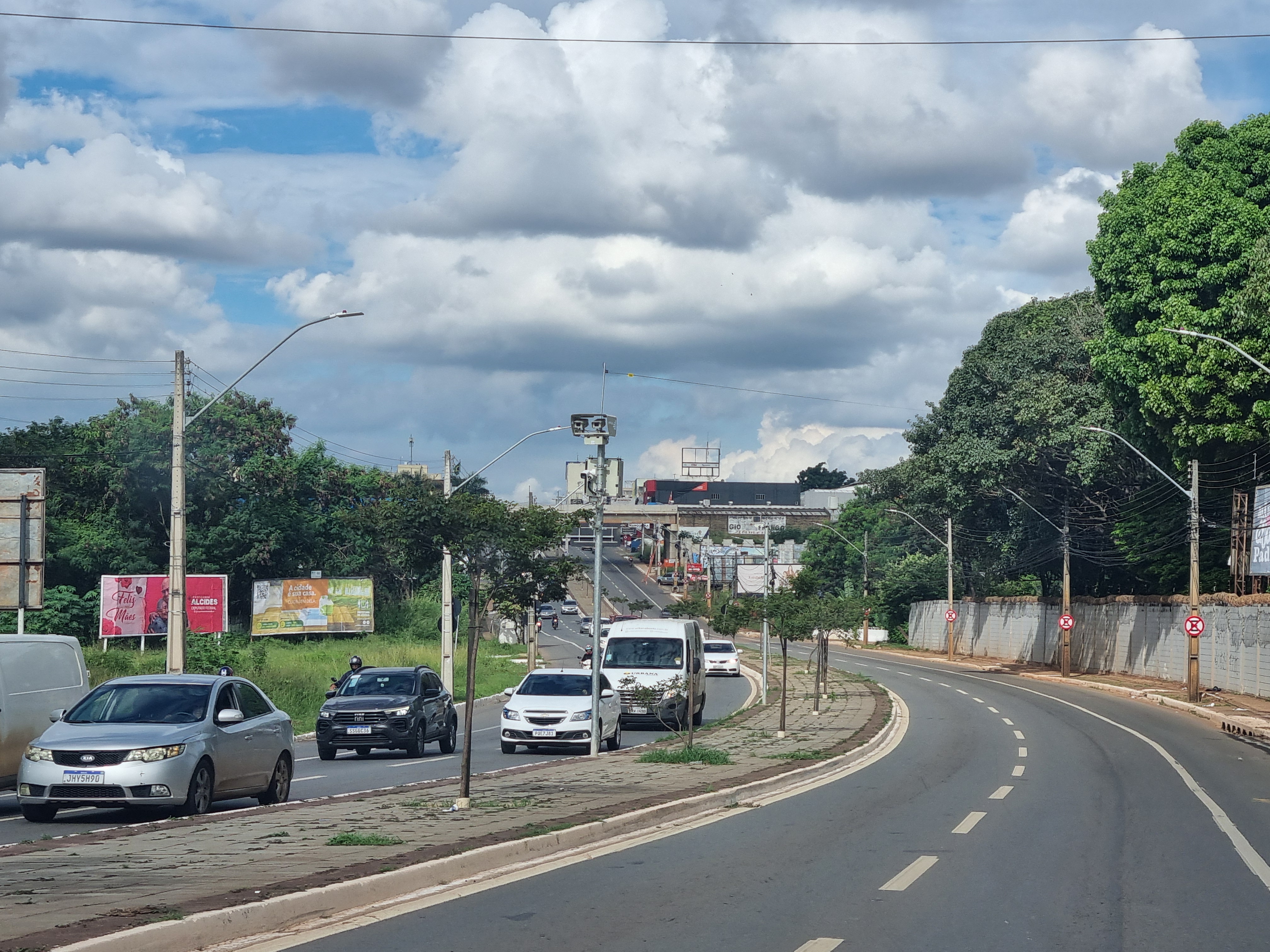 Avenida Castelo Branco in São Francisco, Goiânia, in April 2025