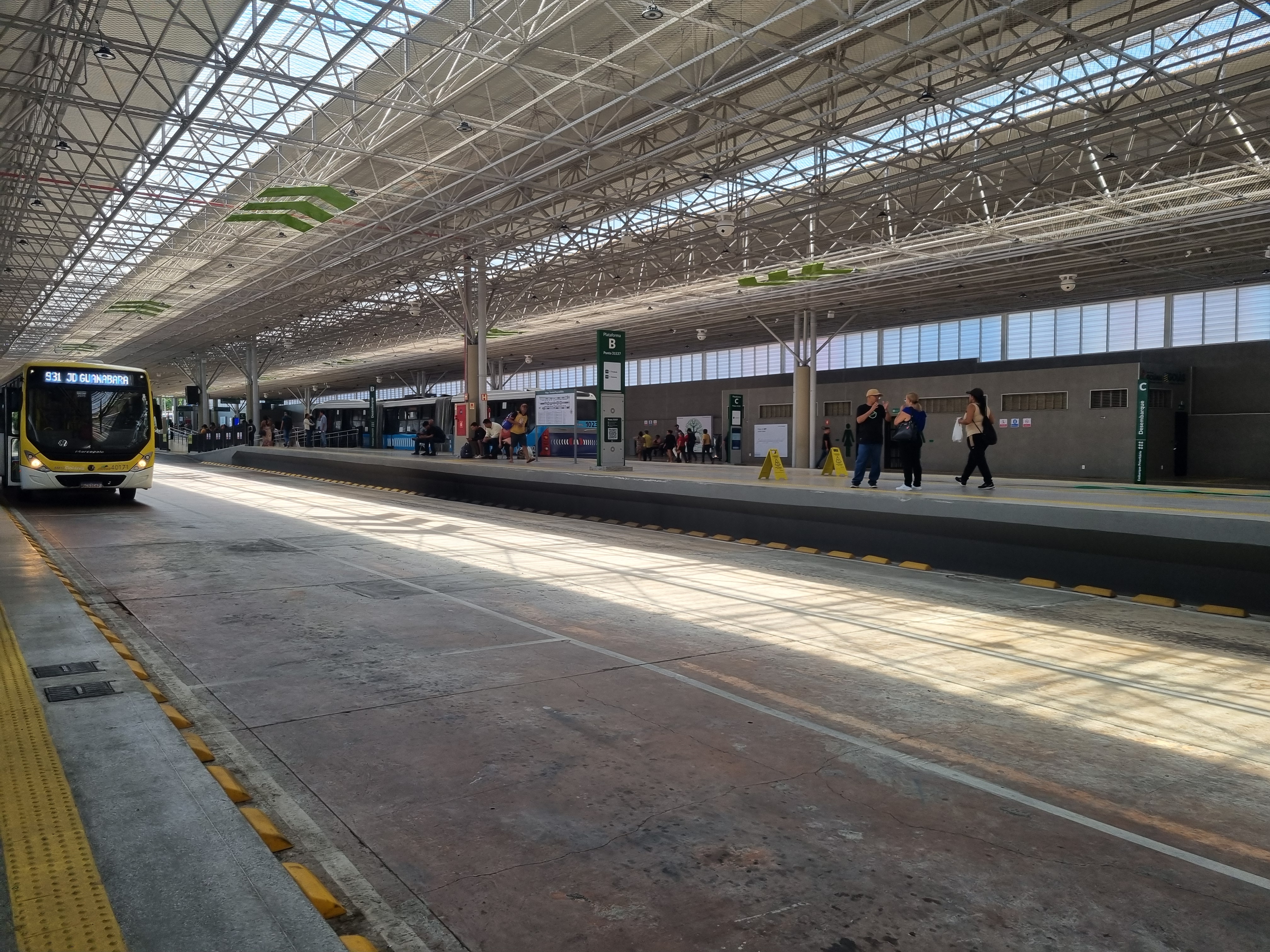 Terminal Praça da Bíblia após reforma, Setor Universitário, Goiânia, 22 de outubro de 2025