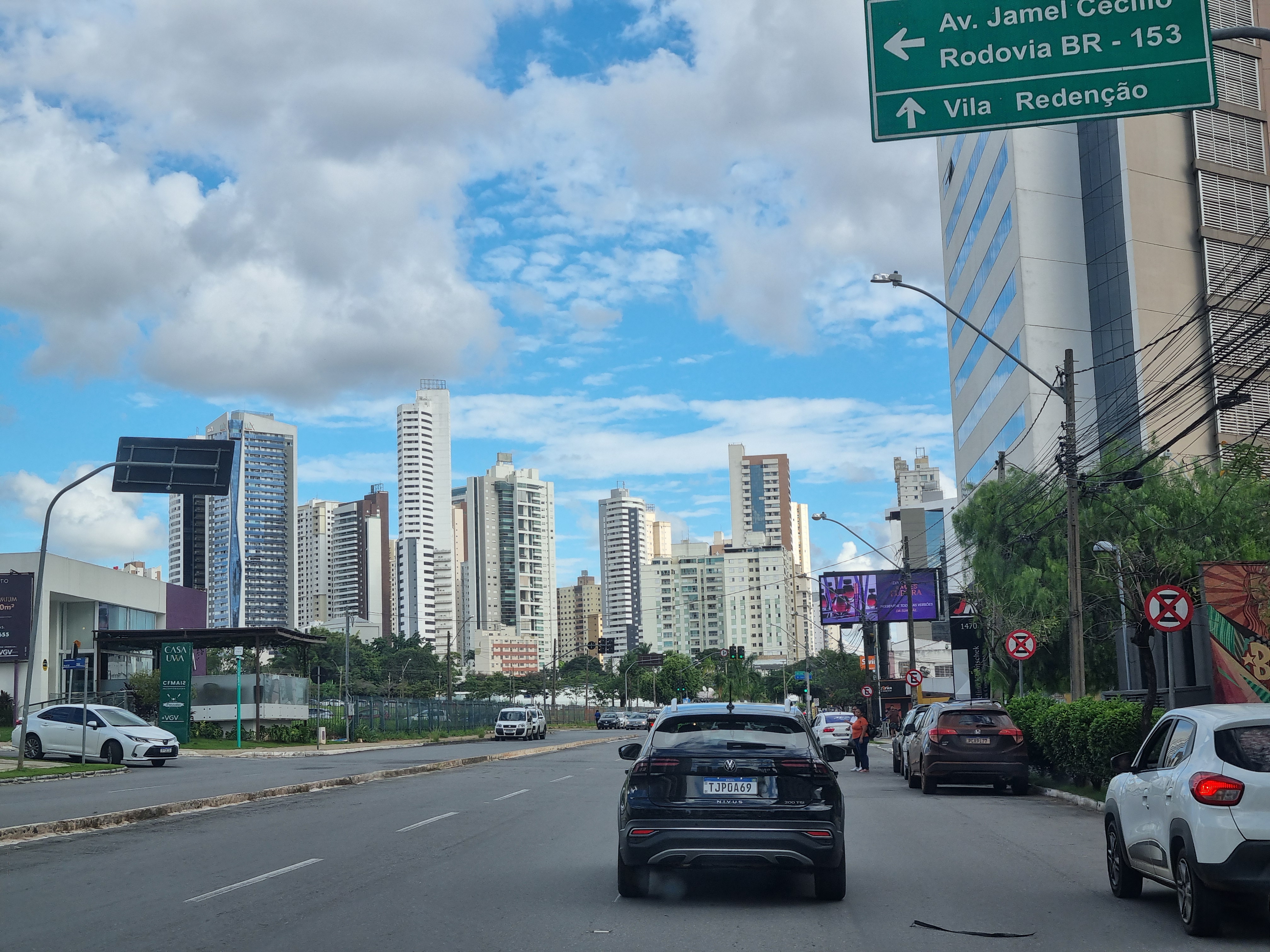 Avenida E in Jardim Goiás, Goiânia, April 29, 2025