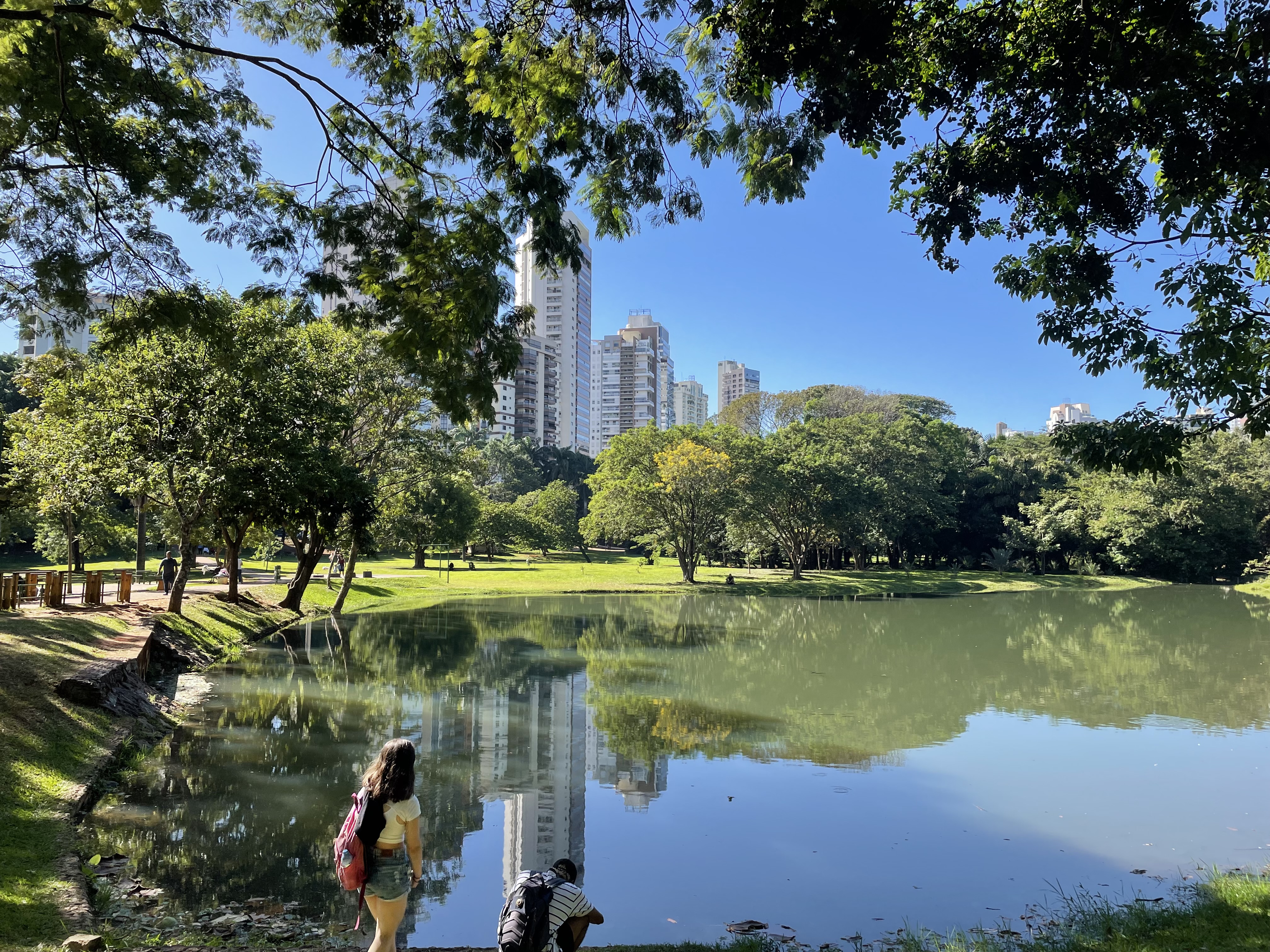 Lago das Rosas in Goiânia, photographed in May 2023