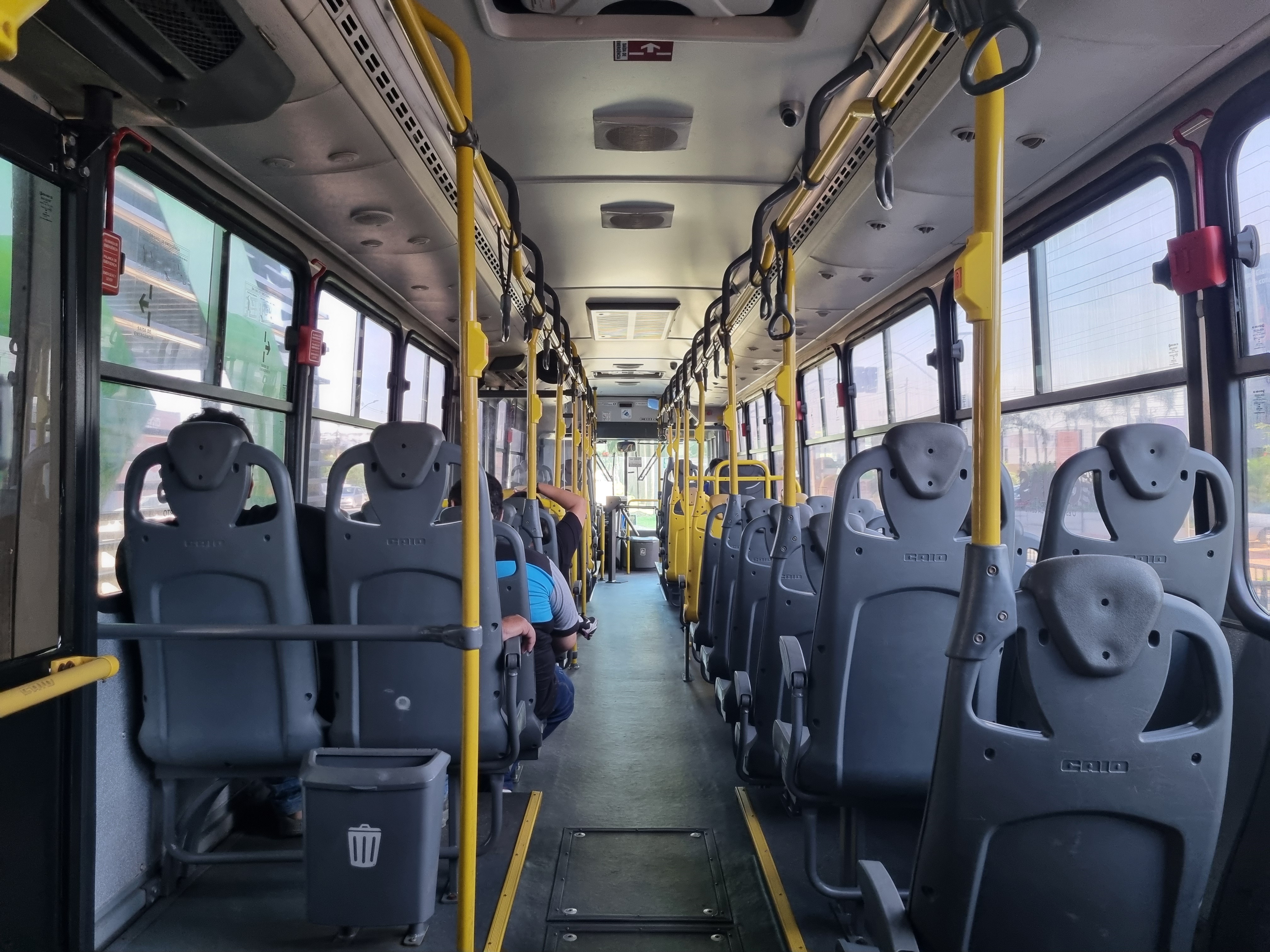 BRT Norte-Sul NS4 passing through Crimeia Oeste, Goiânia, March 20, 2025