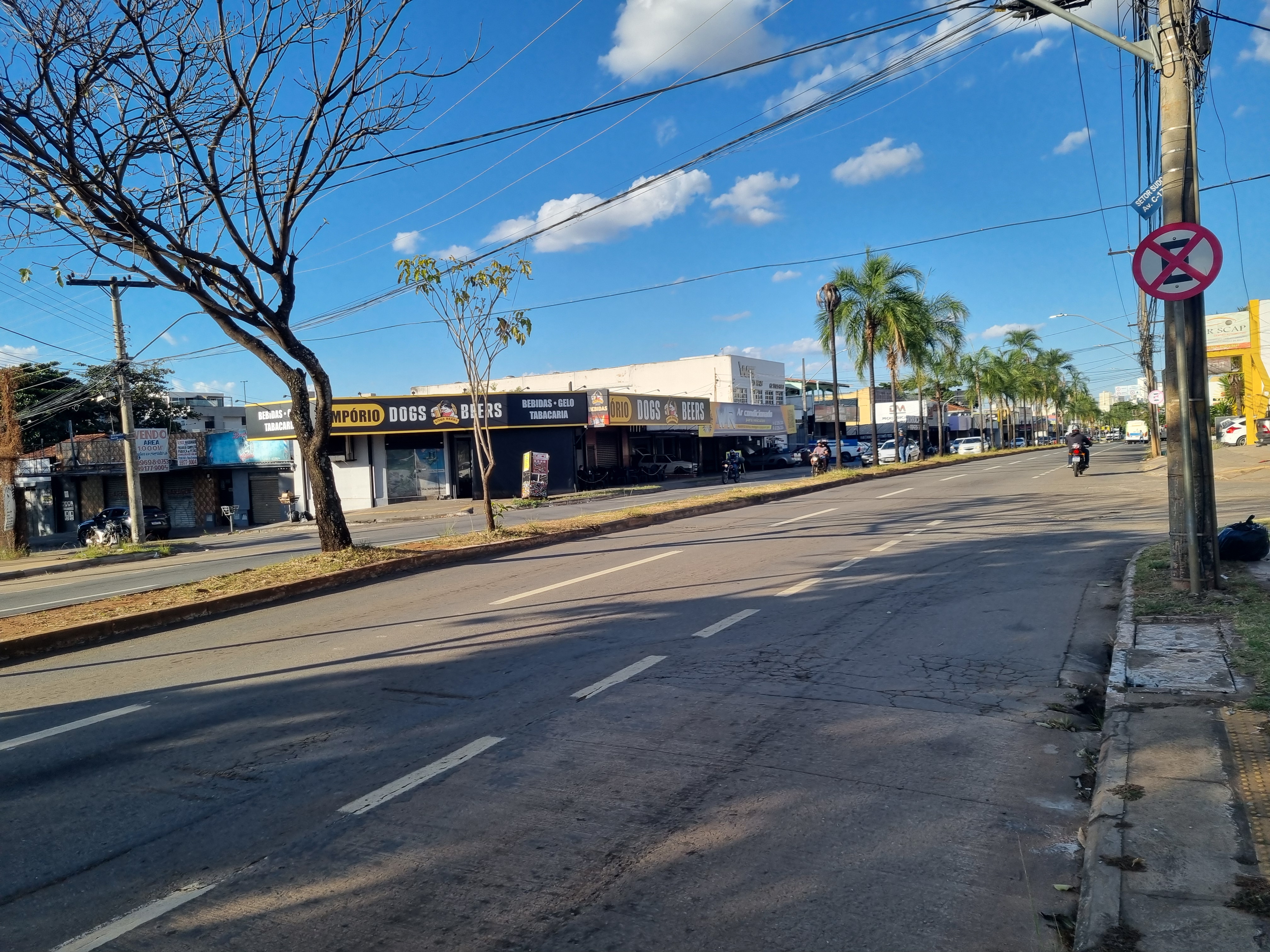 Avenida C-17, no bairro Sudoeste, em Goiânia, em 25 de junho de 2025