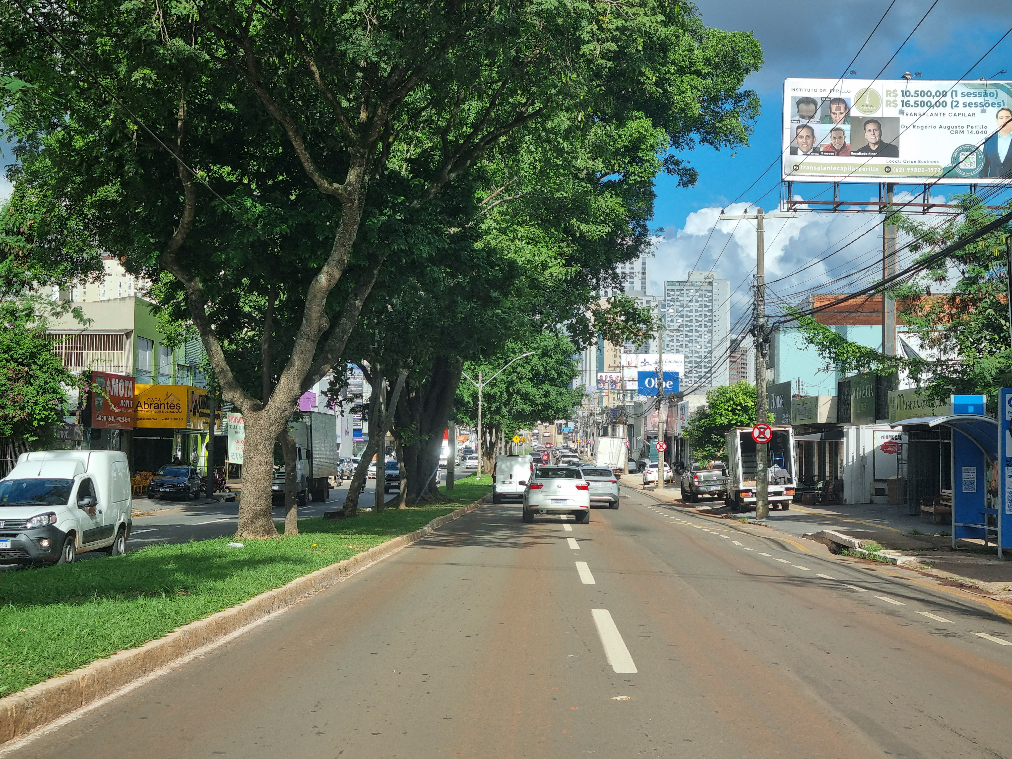 Avenida Deputado Jamel Cecílio in Setor Sul, Goiânia, in April 2025